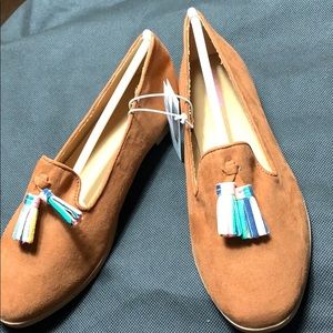 Old Navy chestnut slip on